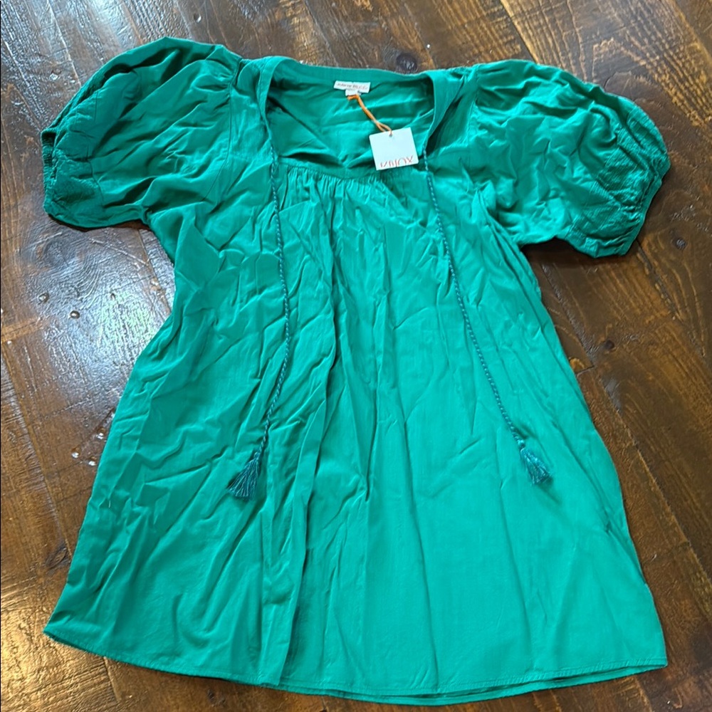 NWT Green Puff Sleeve Dress